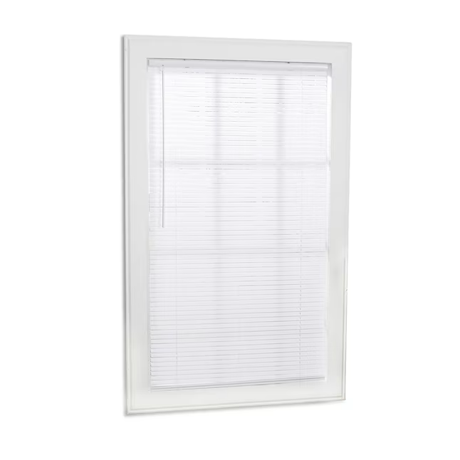 Fuente de proyecto Filtrado de luz Ancho de listón de 1 pulgada Minipersianas inalámbricas de vinilo blanco con filtrado de luz de 29 x 64 pulgadas