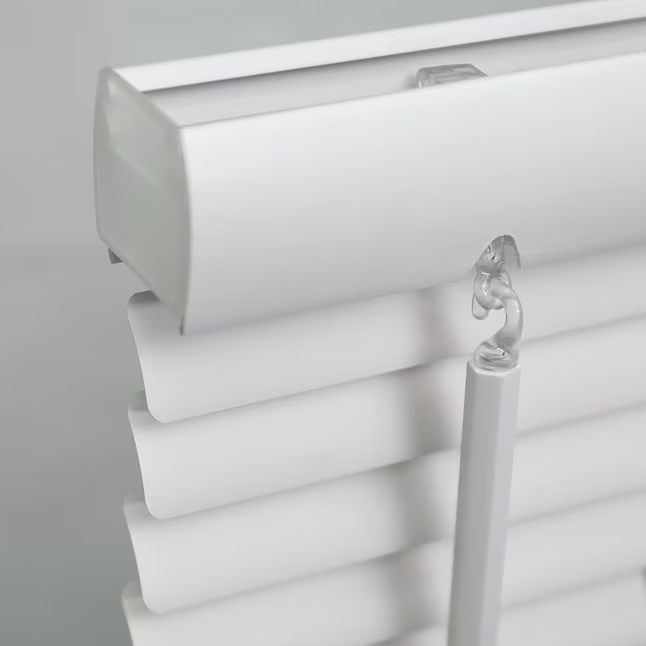 Fuente de proyecto Filtrado de luz Ancho de listón de 1 pulgada Minipersianas inalámbricas de vinilo blanco con filtrado de luz de 23 x 72 pulgadas