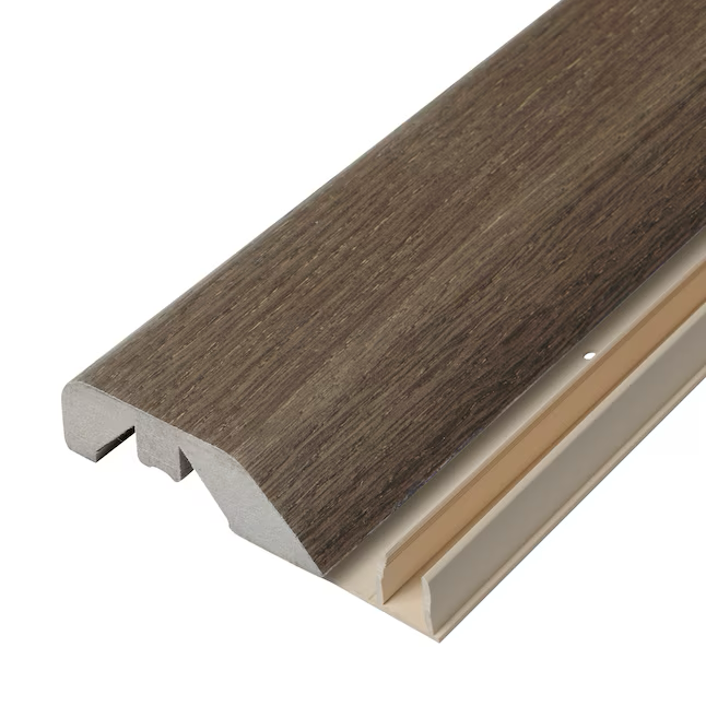 Project Source Seal Beach Oak Moldura de piso 4 en 1 de madera de 0,66 pulgadas de alto x 2,14 pulgadas de ancho x 84 pulgadas de largo