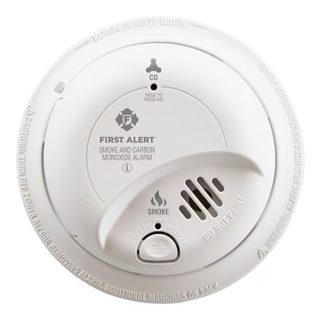 Detector combinado de humo y monóxido de carbono cableado con batería de 10 años First Alert Brk